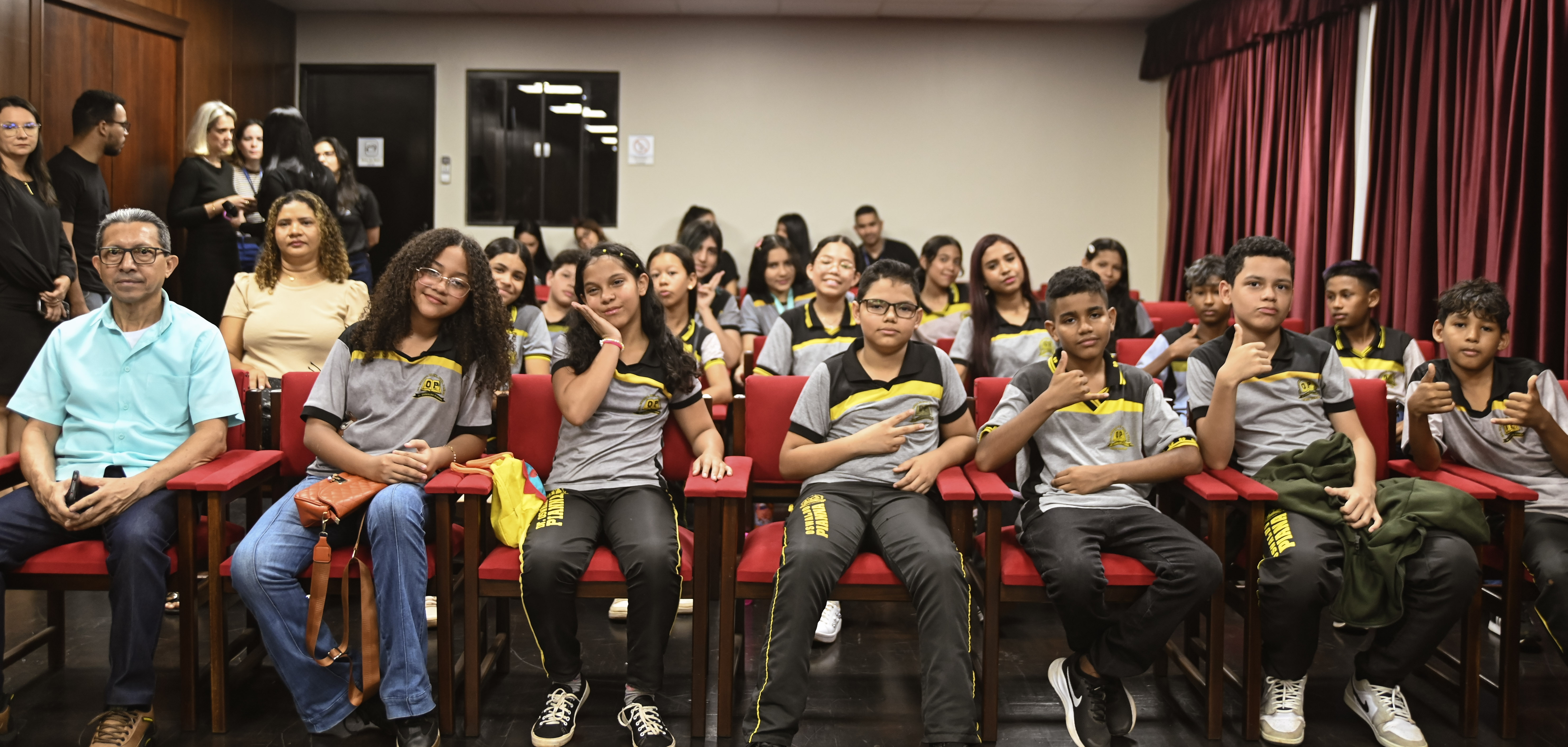 Emeron e Centro de Memória recebem primeira visita pelo programa Escola no Judiciário de 2026